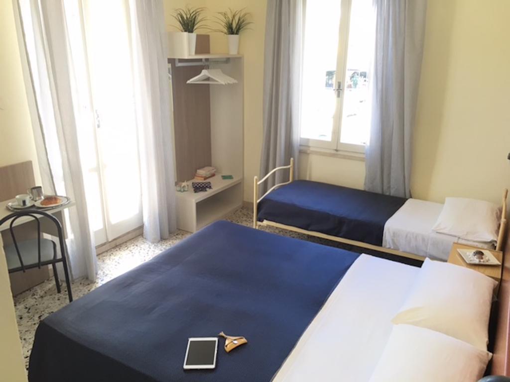 Hotel Byron Solo Per Giovani 리치오네 외부 사진