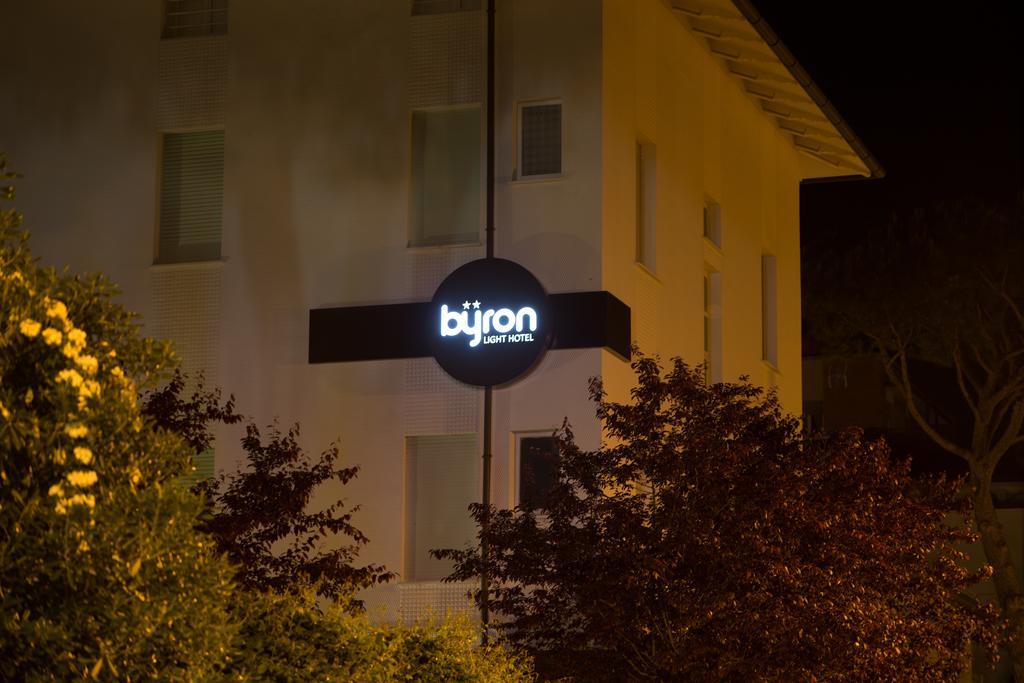 Hotel Byron Solo Per Giovani 리치오네 외부 사진