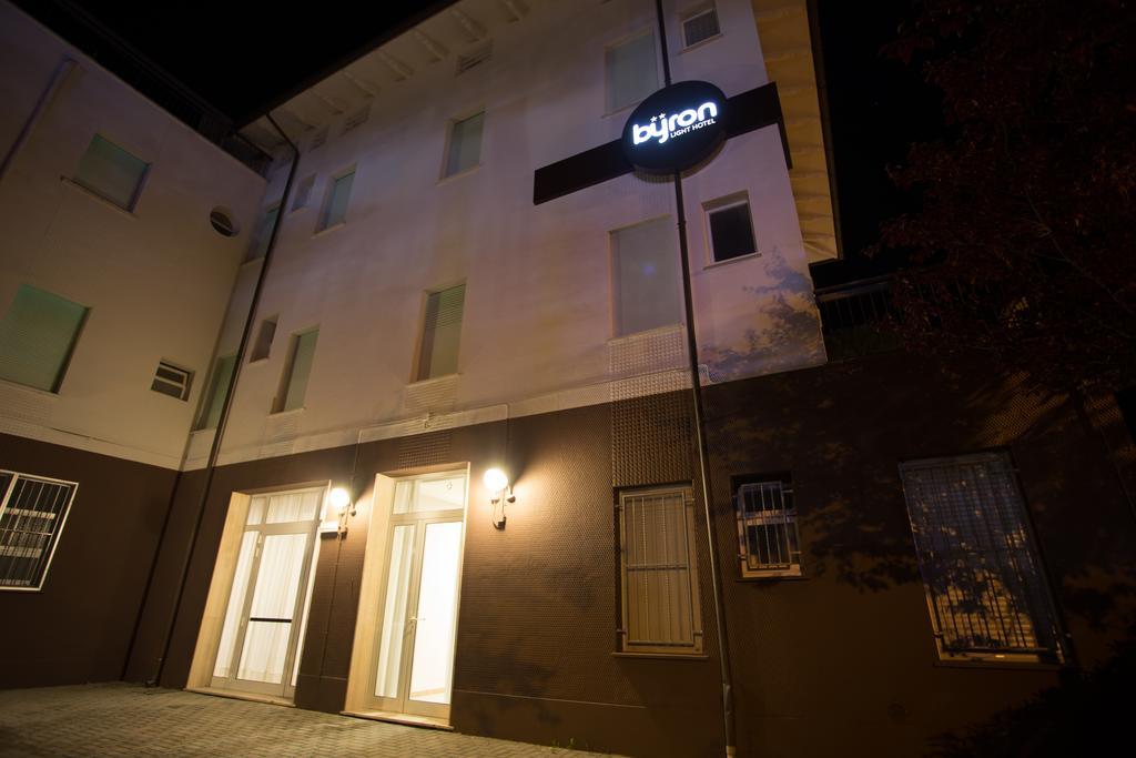 Hotel Byron Solo Per Giovani 리치오네 외부 사진
