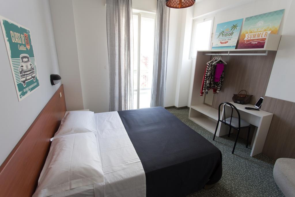 Hotel Byron Solo Per Giovani 리치오네 외부 사진