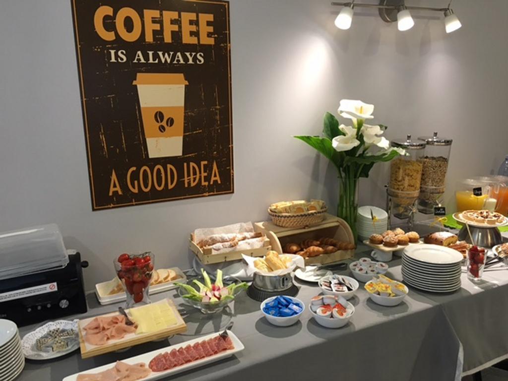 Hotel Byron Solo Per Giovani 리치오네 외부 사진