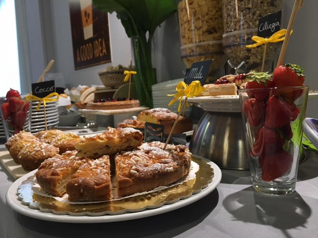 Hotel Byron Solo Per Giovani 리치오네 외부 사진