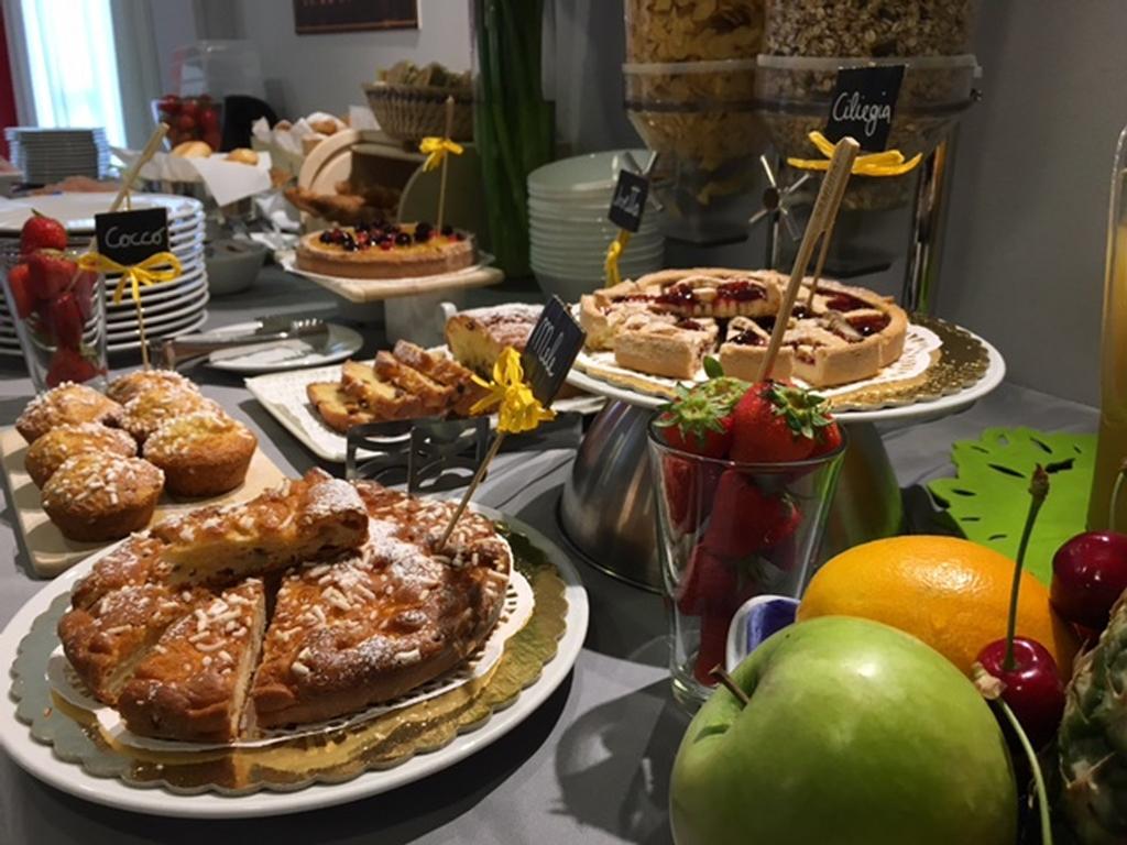 Hotel Byron Solo Per Giovani 리치오네 외부 사진