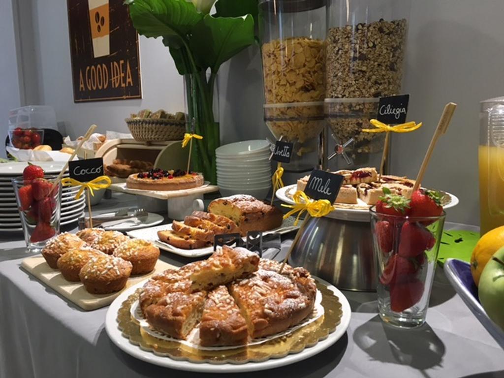 Hotel Byron Solo Per Giovani 리치오네 외부 사진
