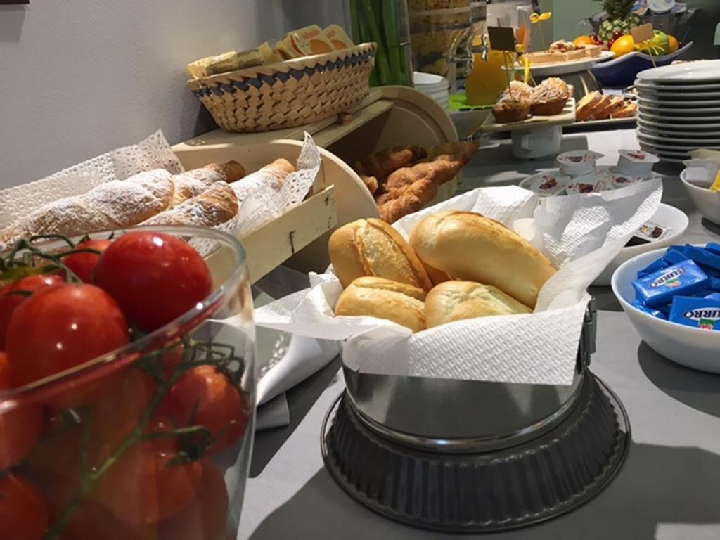Hotel Byron Solo Per Giovani 리치오네 외부 사진