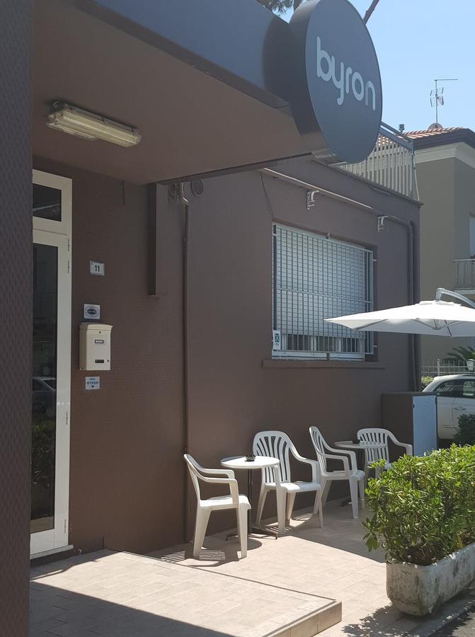 Hotel Byron Solo Per Giovani 리치오네 외부 사진