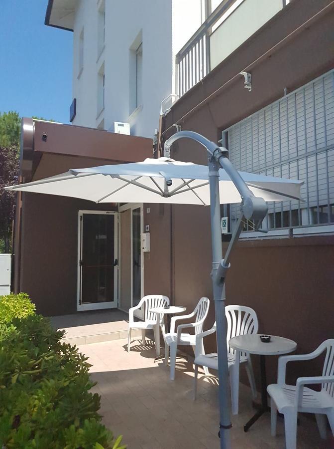 Hotel Byron Solo Per Giovani 리치오네 외부 사진