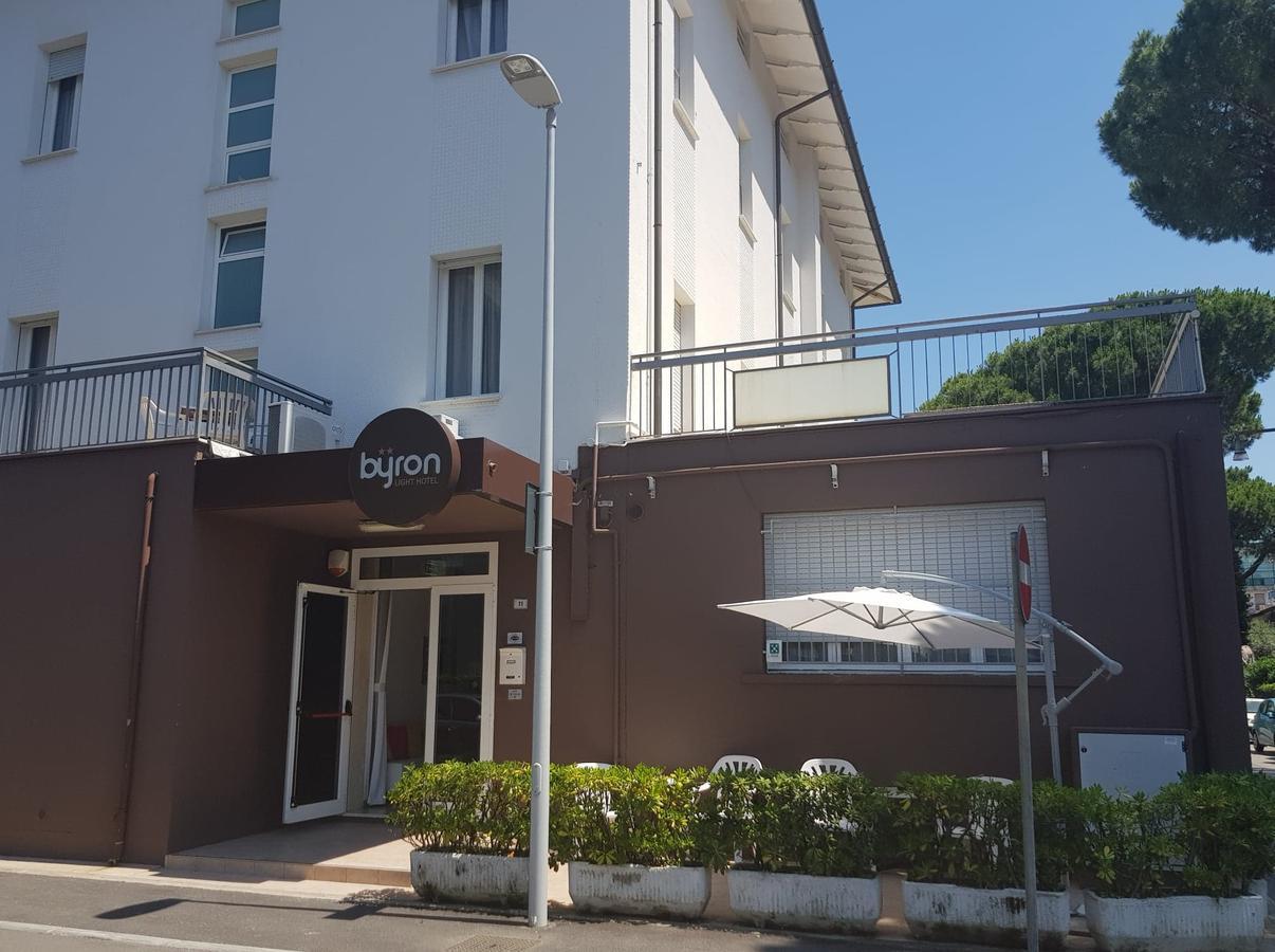 Hotel Byron Solo Per Giovani 리치오네 외부 사진